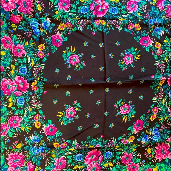 ANN KLEIN Vintage Scarf - Picture 6 of 6